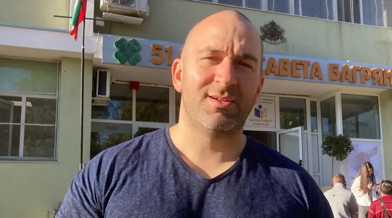 Боби Ваклинов намери отвратителна изненада в салатата си от известен ресторант