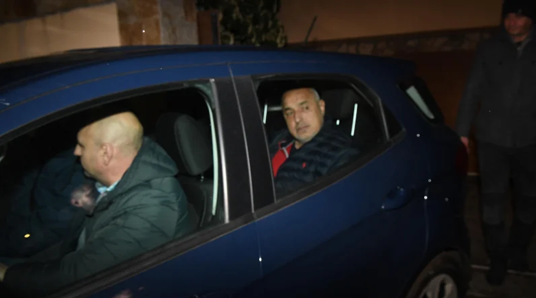 След ареста на Борисов – в кабинета на Петков дамите пили шампанско, а мъжете „Chivas Regal“