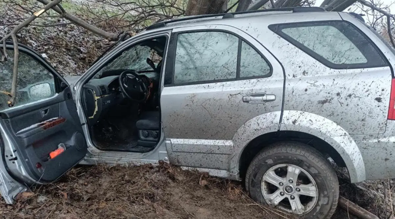 Двама са в болница след катастрофа в дърво край Малиново