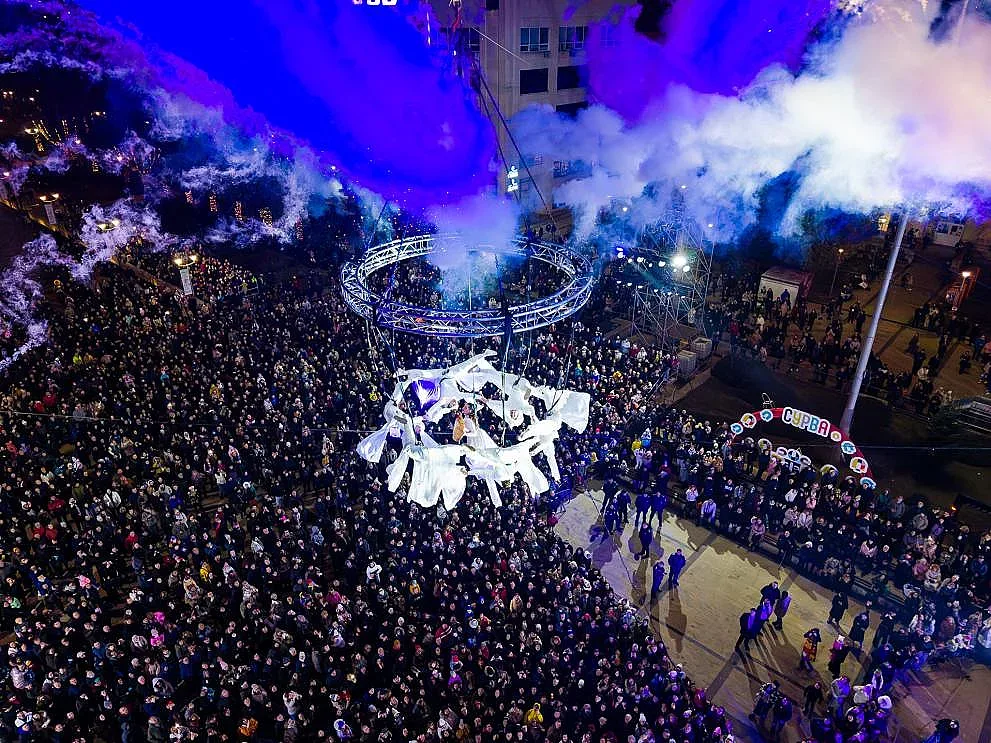 Огнено шоу за Сурва. Зрелищен спектакъл