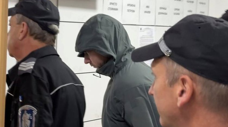 Арестуваният полицай за порнография в Пловдив снимал и децата си