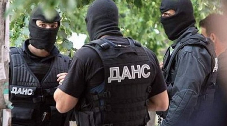 Разбиха свърталище на неонацистка група в Пловдив: 16 са задържани