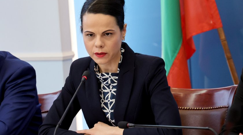 Закриват РЗИ-тата! Здравната министърка открива три главни дирекции