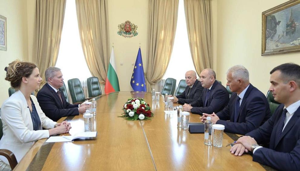 Премиерът Румен Радев се срещна с шефа по разузнаването на НАТО Скот Брей