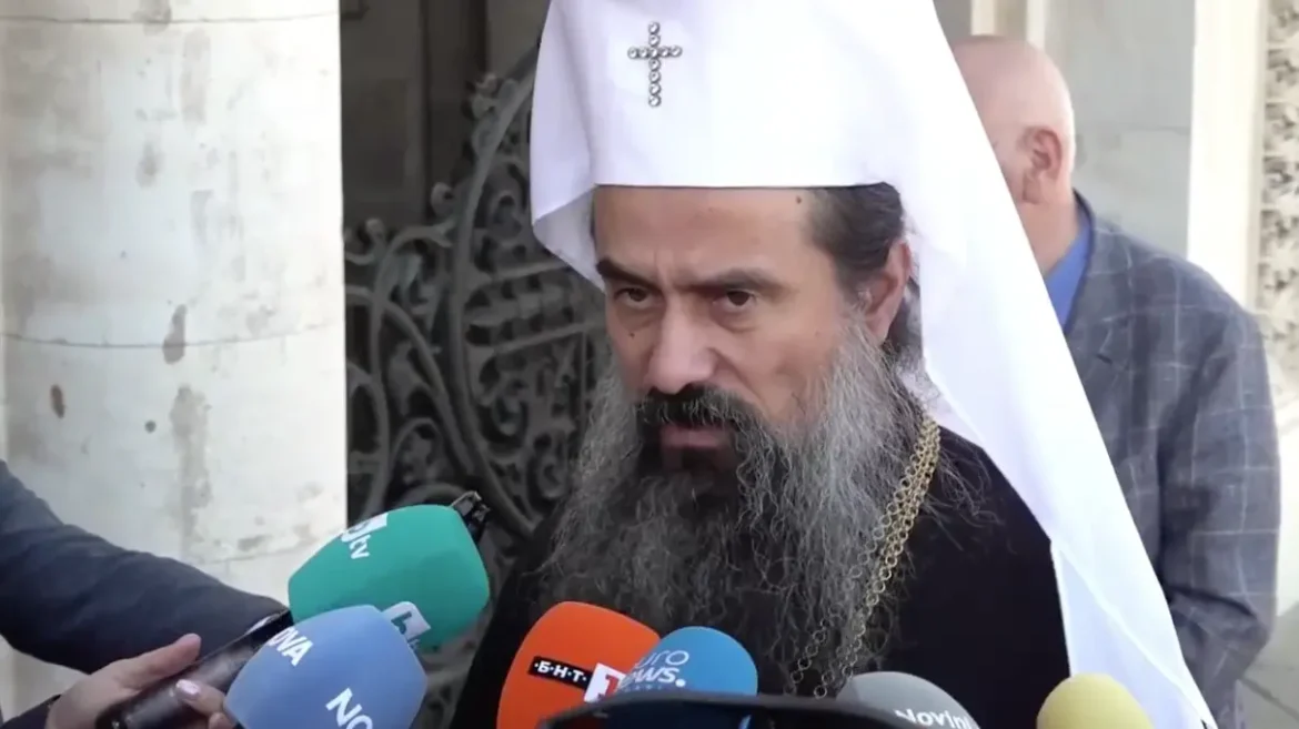 Духовни напътствия за Кръстовден: Патриарх Даниил припомни силата на Христовото разпятие