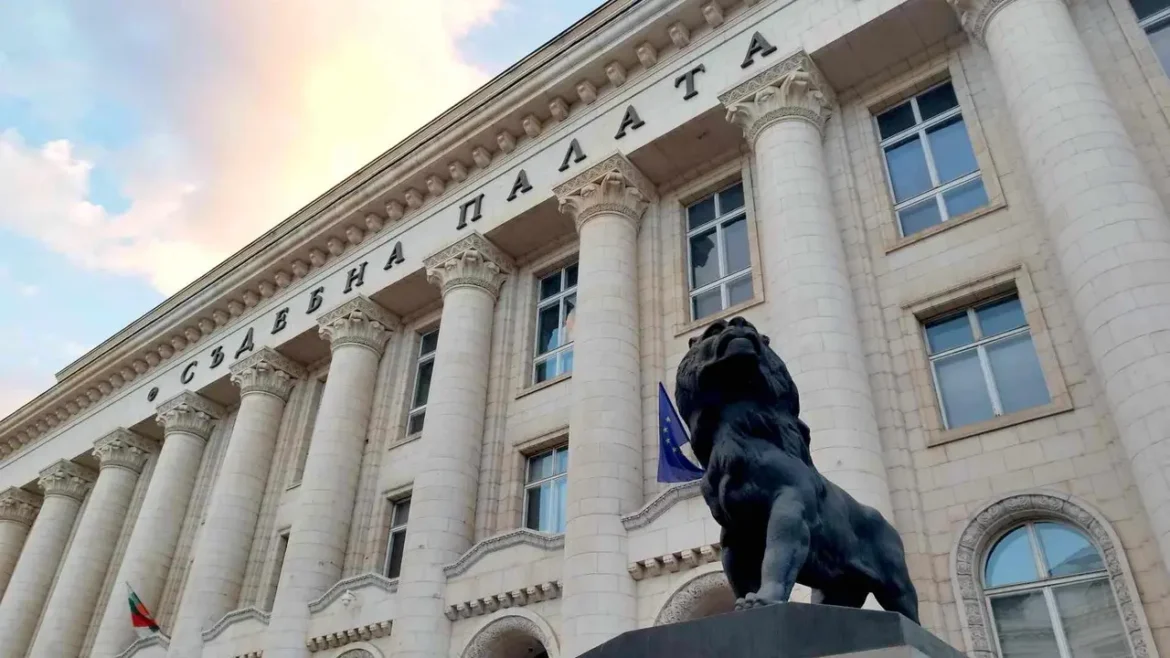 Разследването се разраства: Какво се случва след арестите в Сунгурларе и Белица