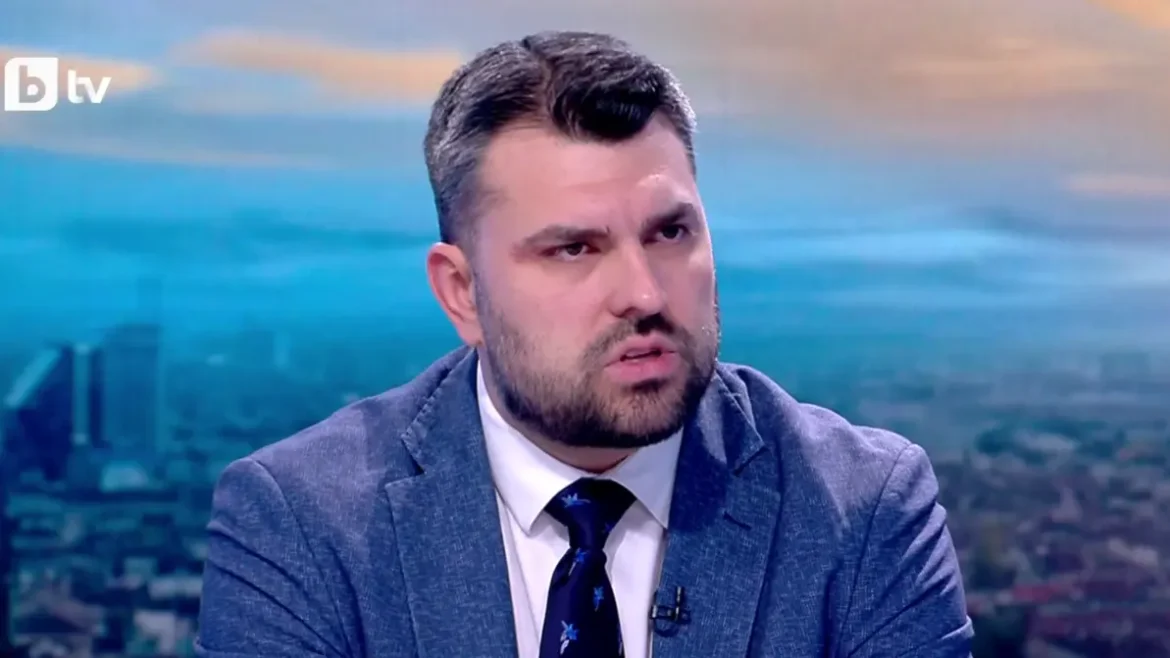 Георг Георгиев: Абсурдно е правителството да налага мораториум на нападенията. Нека направо забранят войната!