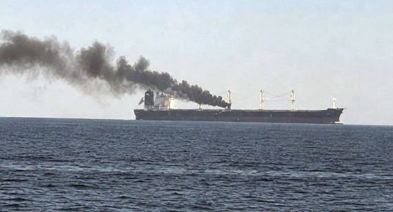 Навигационна опасност в Черно море: Полупотопеният кораб „Хорив“ дрейфува в български води