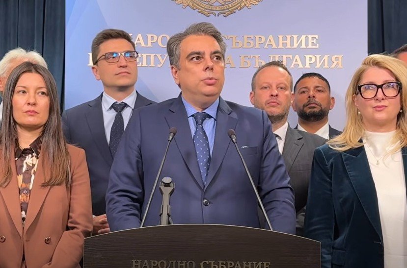 Бившият финансов министър Асен Василев атакува фискалната политика на управлението  (Видео)