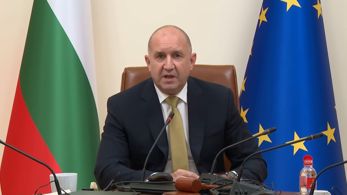 След новите удари с дронове край България: Радев вика Митрофанова и търси спешна помощ от НАТО